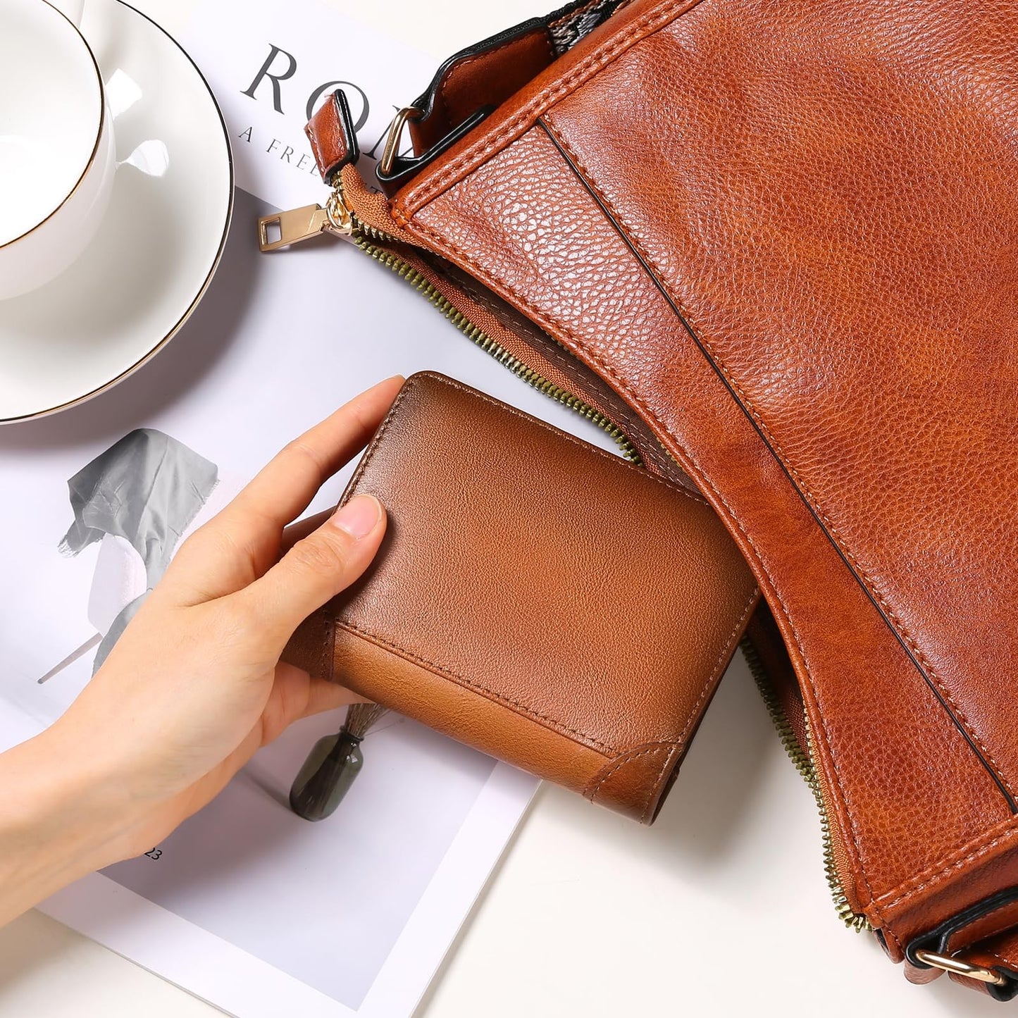 Mens Wallets RFID Blocking Genuine Leather Slim Wallets for Men with 2 ID Window
